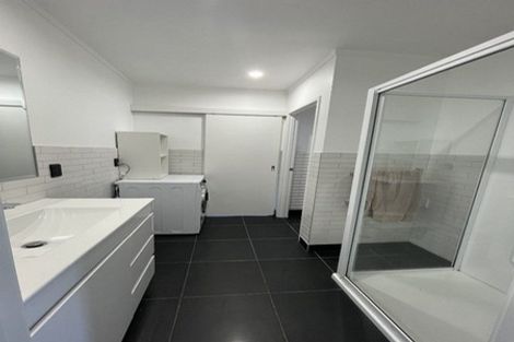 Photo of property in 13 Deanna Drive, West Harbour, Auckland, 0618