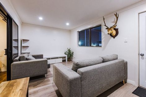 Photo of property in 13d Trimmer Terrace, Papatoetoe, Auckland, 2025