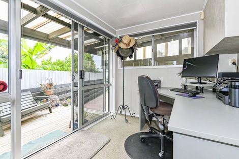 Photo of property in 1409 Warwick Place, Mayfair, Hastings, 4122