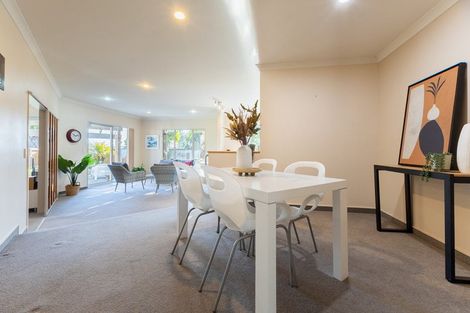 Photo of property in 43 Quadrant Heights, Paraparaumu, 5032