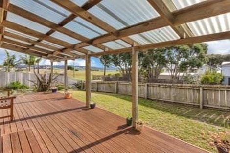 Photo of property in 13 Karoro Road, One Tree Point, 0118