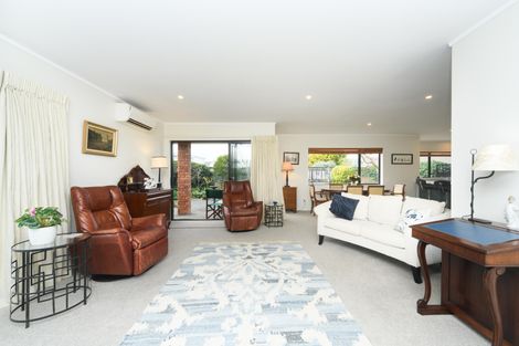 Photo of property in 4 Mckenzie Court, Terrace End, Palmerston North, 4410