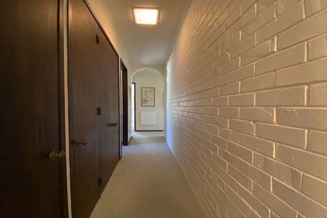 Photo of property in 18 Burford Place, Mellons Bay, Auckland, 2014