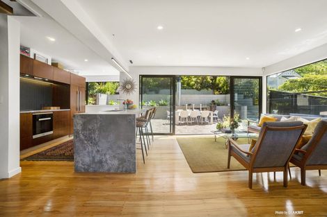 Photo of property in 32 Upton Terrace, Thorndon, Wellington, 6011