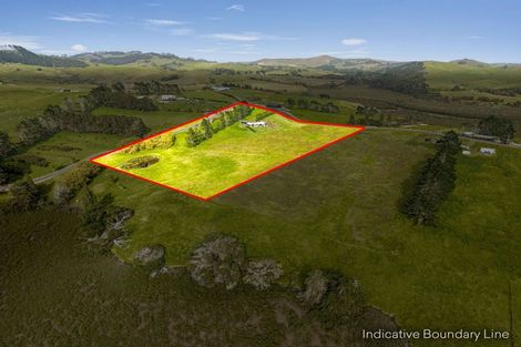 Photo of property in 4 Matahehe Lane, Tinopai, Matakohe, 0593