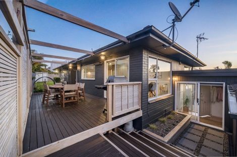 Photo of property in 32b Takutai Avenue, Bucklands Beach, Auckland, 2012