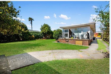 Photo of property in 32 Woodford Avenue, Henderson, Auckland, 0610