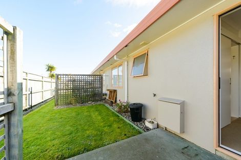 Photo of property in 8 Foxtail Fern, Kelvin Grove, Palmerston North, 4414