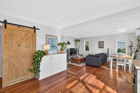 Photo of property in 954 Whangaparaoa Road, Manly, Whangaparaoa, 0930