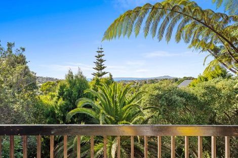 Photo of property in 1/813 East Coast Road, Northcross, Auckland, 0630
