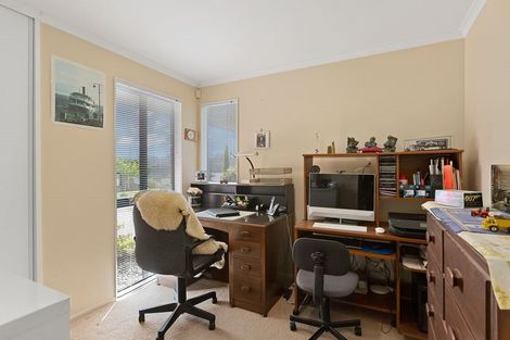 Photo of property in 11 Toledo Avenue, Henderson, Auckland, 0612