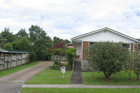 Photo of property in 24 Beechdale Crescent, Pakuranga Heights, Auckland, 2010