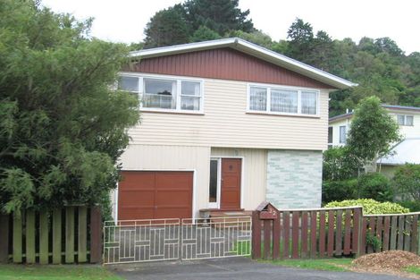 Photo of property in 22 Lincoln Avenue, Tawa, Wellington, 5028