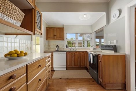 Photo of property in 10 Kellow Street, Wallaceville, Upper Hutt, 5018