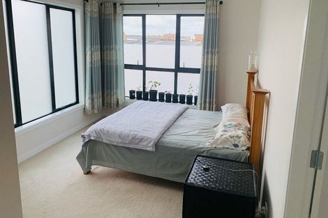 Photo of property in 10 Sacred Kingfisher Road, Hobsonville, Auckland, 0616