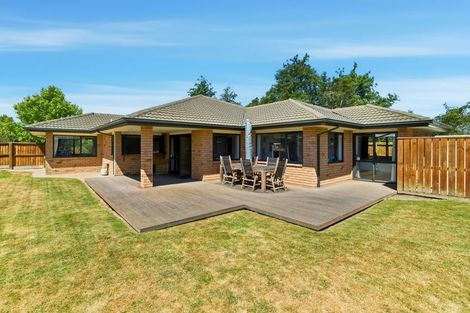 Photo of property in 15 Blowers Place, Halswell, Christchurch, 8025