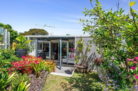 Photo of property in 7/18 Parr Terrace, Castor Bay, Auckland, 0620