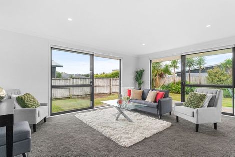 Photo of property in 32 Kedge Drive, Mangawhai, 0505