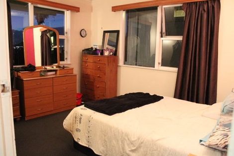 Photo of property in 12 Lewis Road, Pakuranga, Auckland, 2010