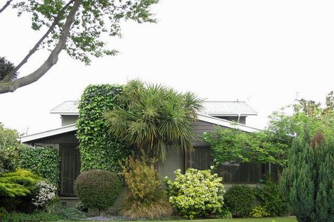 Photo of property in 10 Freebairn Street, Redwood, Christchurch, 8051