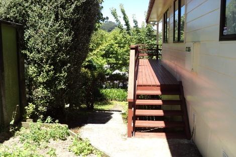 Photo of property in 3 Sasanqua Way, Crofton Downs, Wellington, 6035