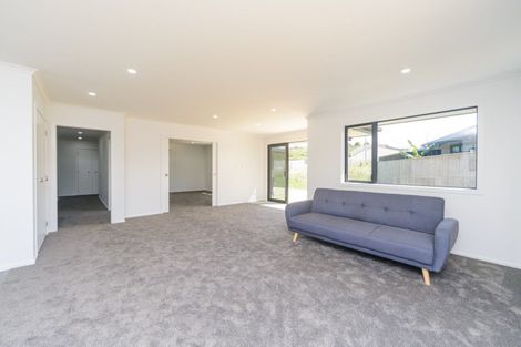 Photo of property in 1 Rangeview Drive, Kelvin Grove, Palmerston North, 4414