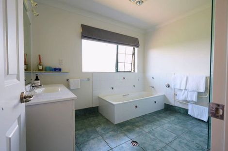 Photo of property in 91 Trig Road, Whitford, Howick, 2571