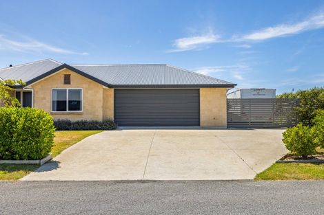 Photo of property in 4 Loe Place, Amberley, 7410