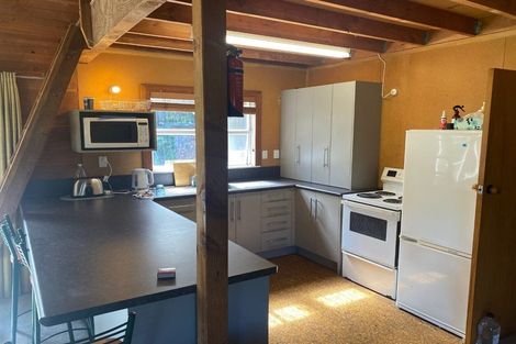 Photo of property in 31 Makahika Road, Levin, 5571