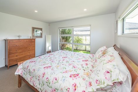 Photo of property in 16 Egmont Street, Patea, 4520
