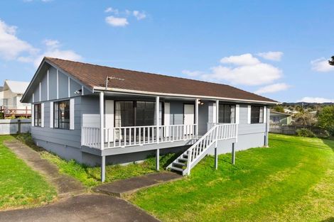 Photo of property in 14 Imperial Place, Henderson, Auckland, 0612