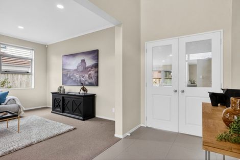 Photo of property in 28 Pickaberry Avenue, Karaka, Papakura, 2113