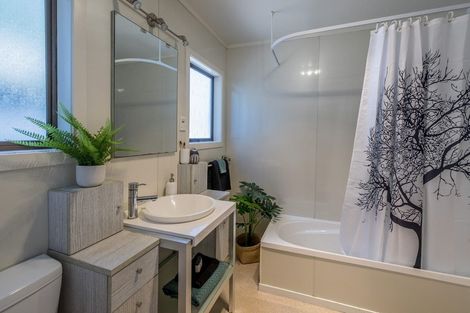 Photo of property in 5 Amokura Street, Waikanae, 5036