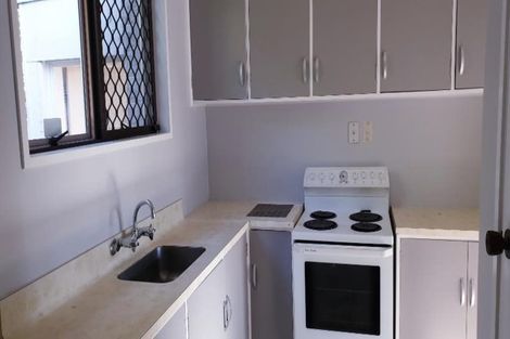 Photo of property in 2/801 Hastings Street North, Hastings, 4122