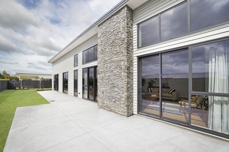 Photo of property in 29 William Gilbert Drive, Mangawhai, 0505