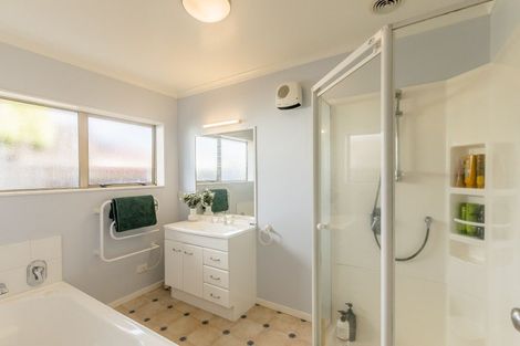 Photo of property in 50 Campion Road, Waikanae Beach, Waikanae, 5036