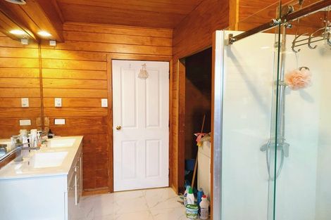 Photo of property in 64 Bleakhouse Road, Bucklands Beach, Auckland, 2014