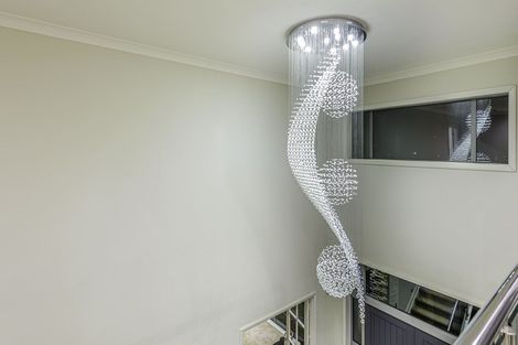 Photo of property in 28 Leburn Crescent, Flat Bush, Auckland, 2016