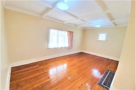 Photo of property in 1 Glen Norman Avenue, Henderson, Auckland, 0610