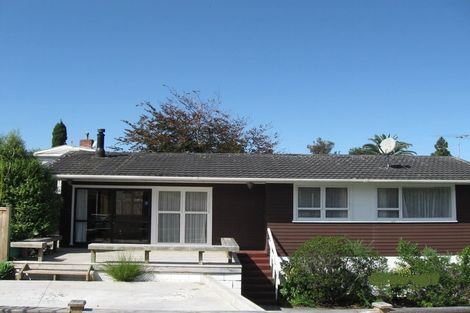 Photo of property in 21 Lantana Road, Green Bay, Auckland, 0604