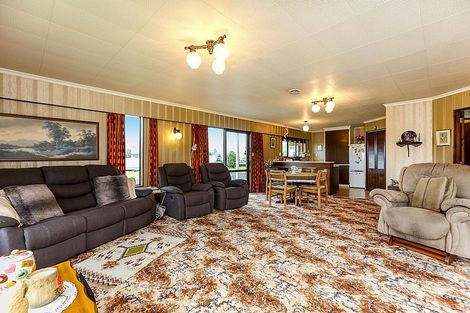 Photo of property in 18 Dunn Street, Egmont Village, 4372