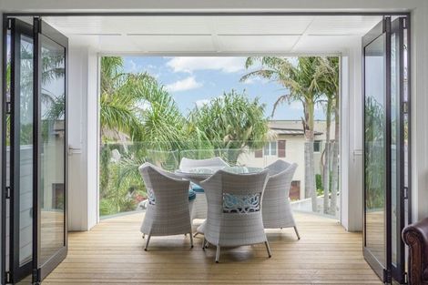 Photo of property in 235 Bleakhouse Road, Mellons Bay, Auckland, 2014