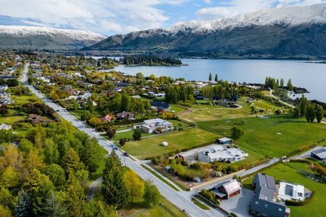 Photo of property in 302 Beacon Point Road, Wanaka, 9305