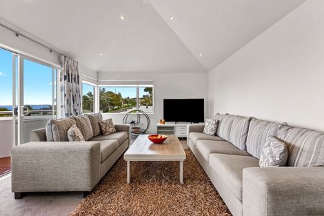 Photo of property in 1/14 Bournemouth Terrace, Murrays Bay, Auckland, 0630