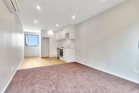 Photo of property in 7/3234 Great North Road, New Lynn, Auckland, 0600