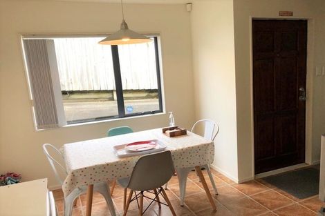 Photo of property in 14a Wattle Street, New Lynn, Auckland, 0600