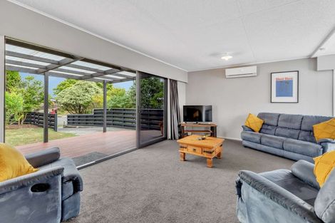 Photo of property in 8 Cohen Place, Milson, Palmerston North, 4414