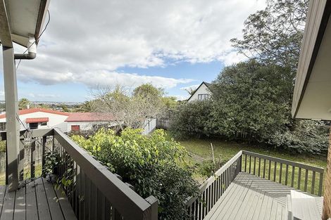 Photo of property in 9 Cambric Place, Botany Downs, Auckland, 2010