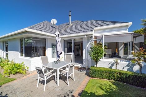 Photo of property in 2/48 Staveley Street, Avonhead, Christchurch, 8042