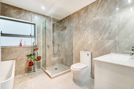 Photo of property in 74a Awaroa Road, Sunnyvale, Auckland, 0612